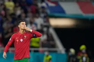"Estou muito orgulhoso de ler estas palavras", Ronaldo agradece elogios de Ali Daei
