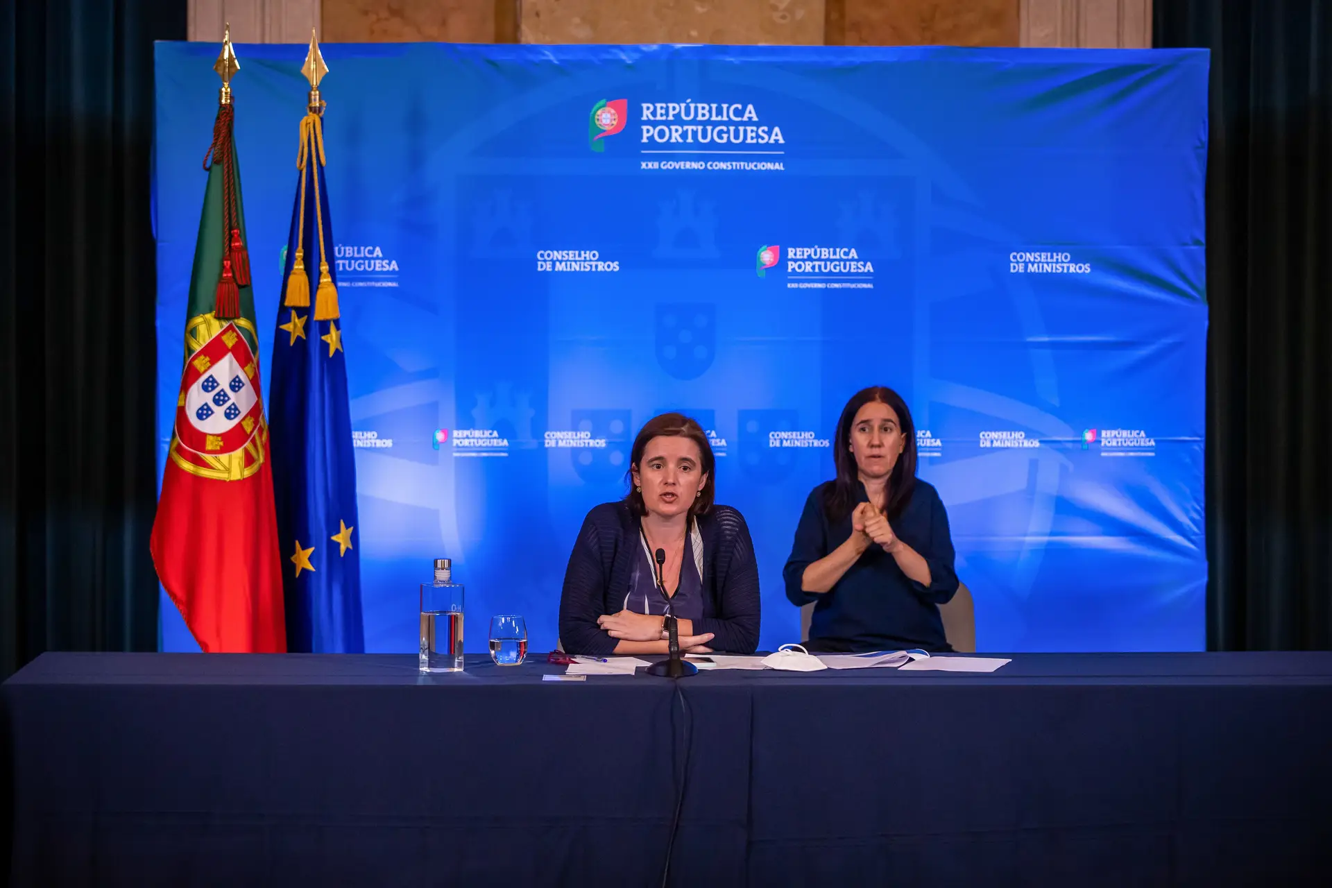 "Não existem condições para avançar no desconfinamento", anuncia Governo