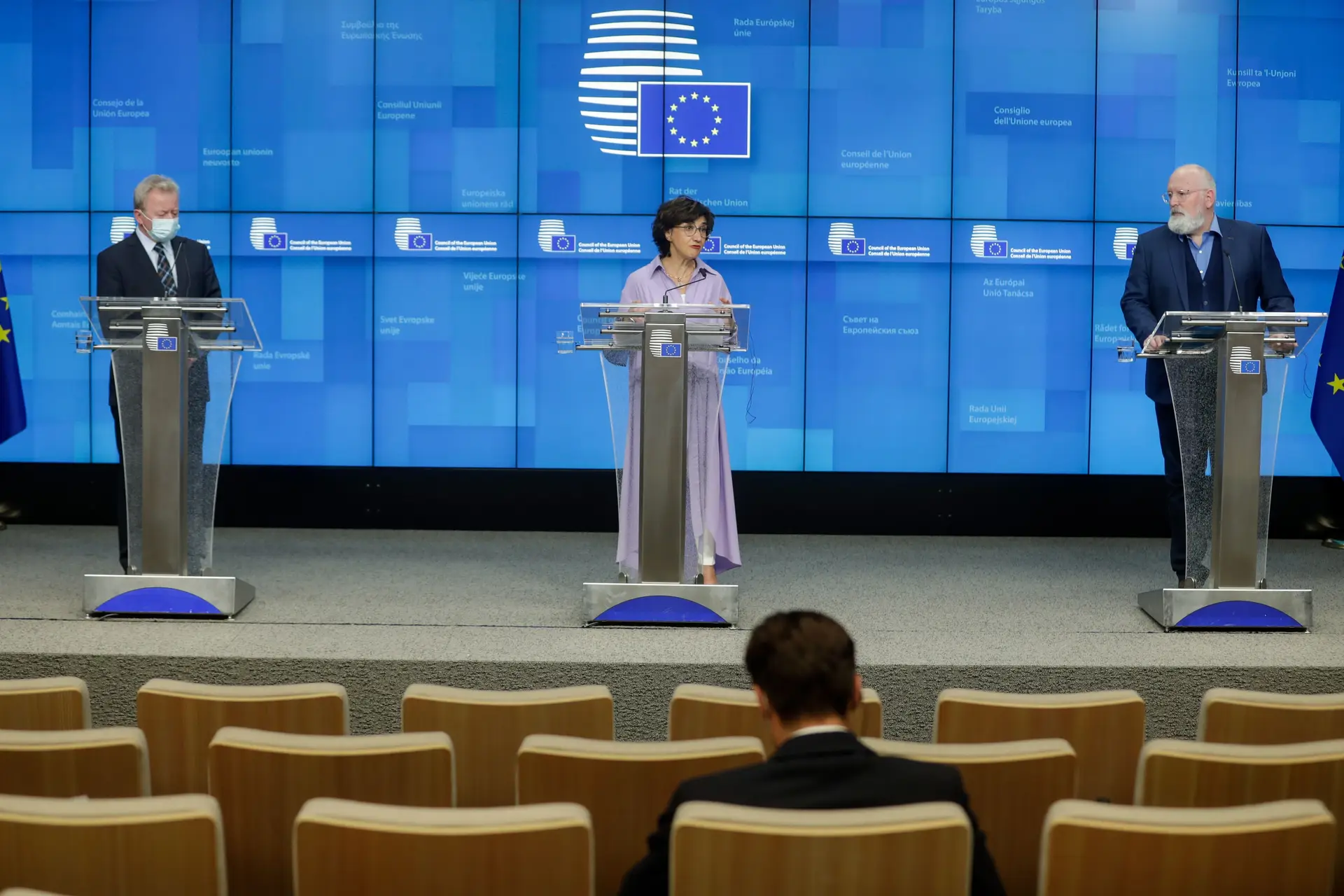 Presidência portuguesa da UE chega a acordo sobre reforma da Política Agrícola Comum