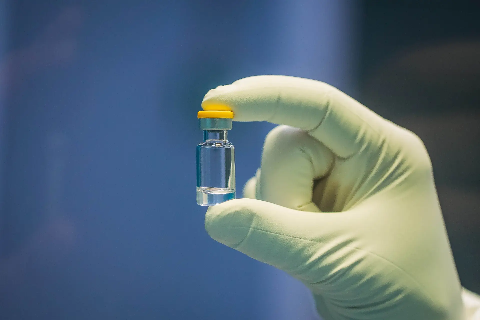Covid-19. Senado brasileiro aprova lei que permite suspender patentes de vacinas e medicamentos