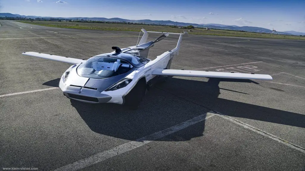 Protótipo de carro voador realiza viagem-teste entre dois aeroportos