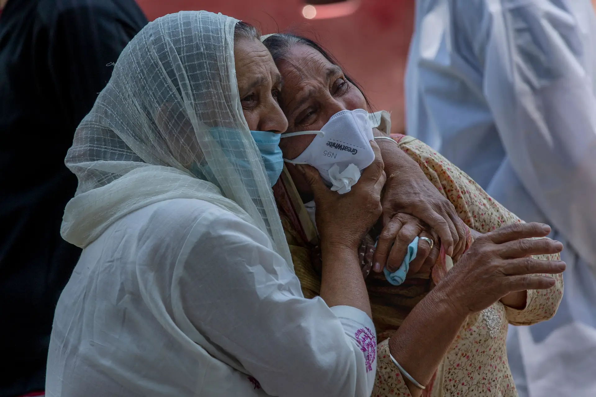 Covid-19. Índia é o terceiro país do mundo a ultrapassar 400 mil mortes