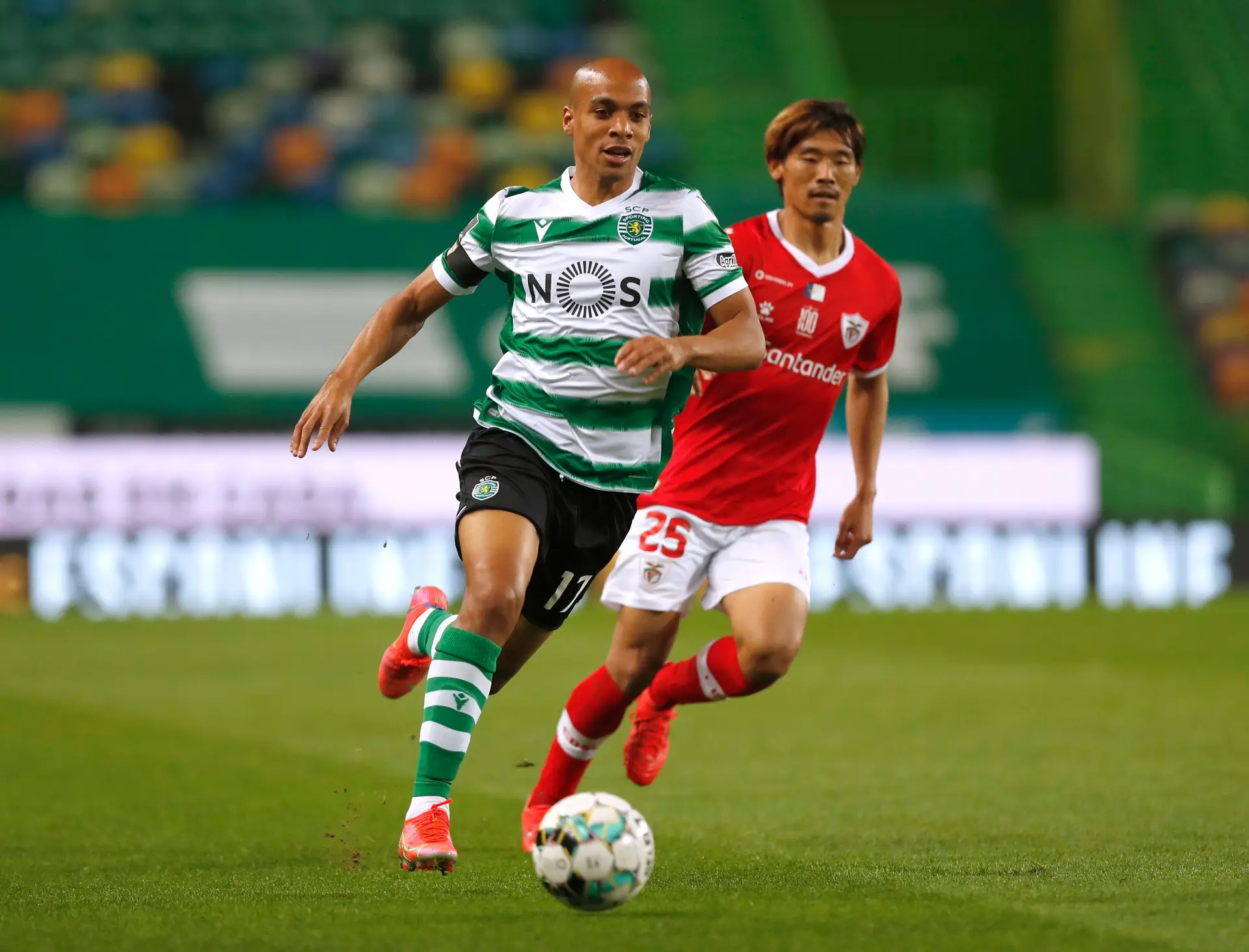 Sporting acusa Inter Milão e João Mário de "expediente" e promete agir