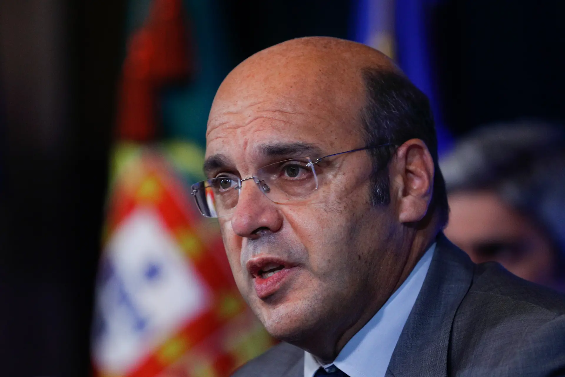 Governo admite avançar com novos apoios para discotecas e bares