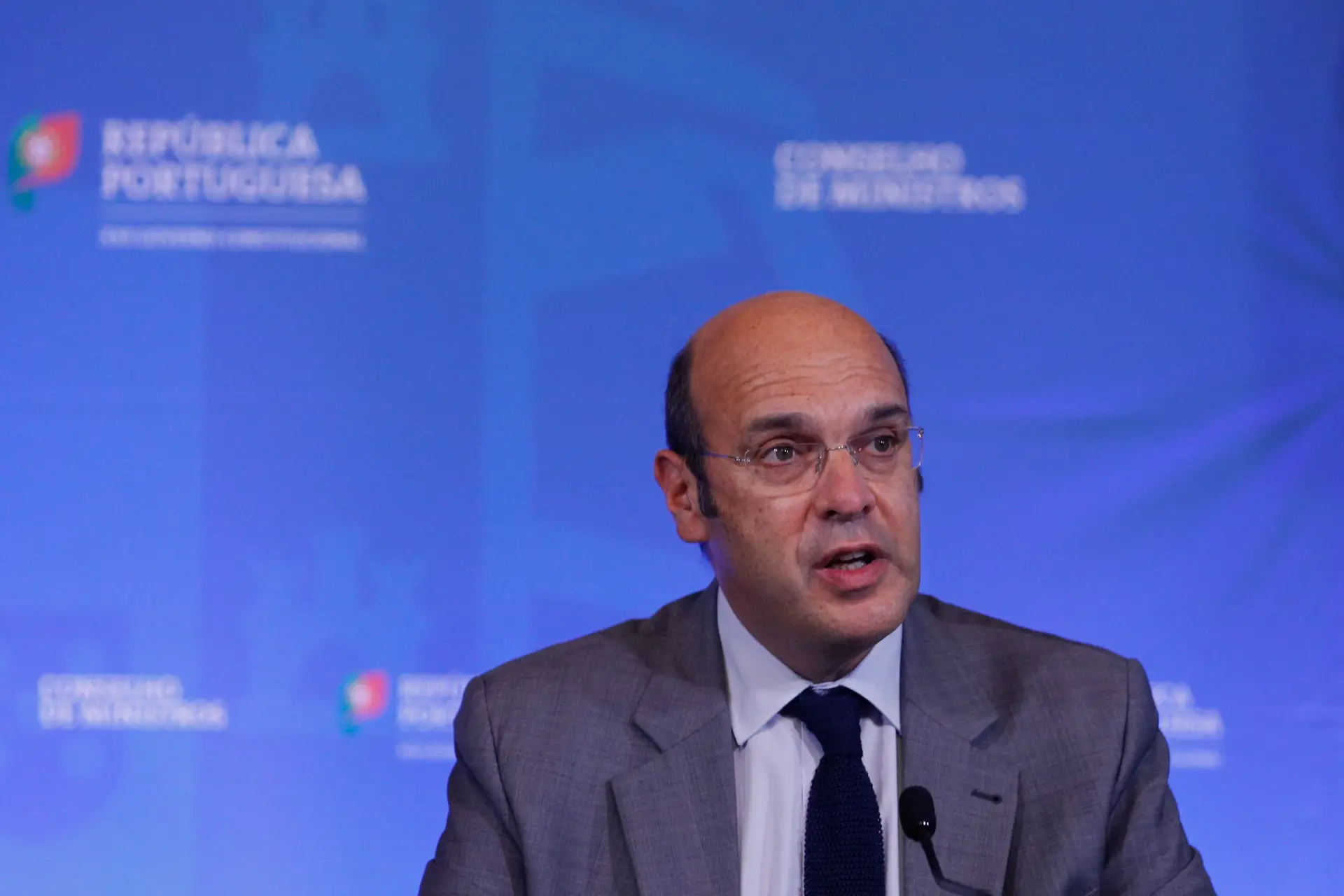 Covid-19. Governo aprova garantias públicas pós-moratórias aos setores mais afetados