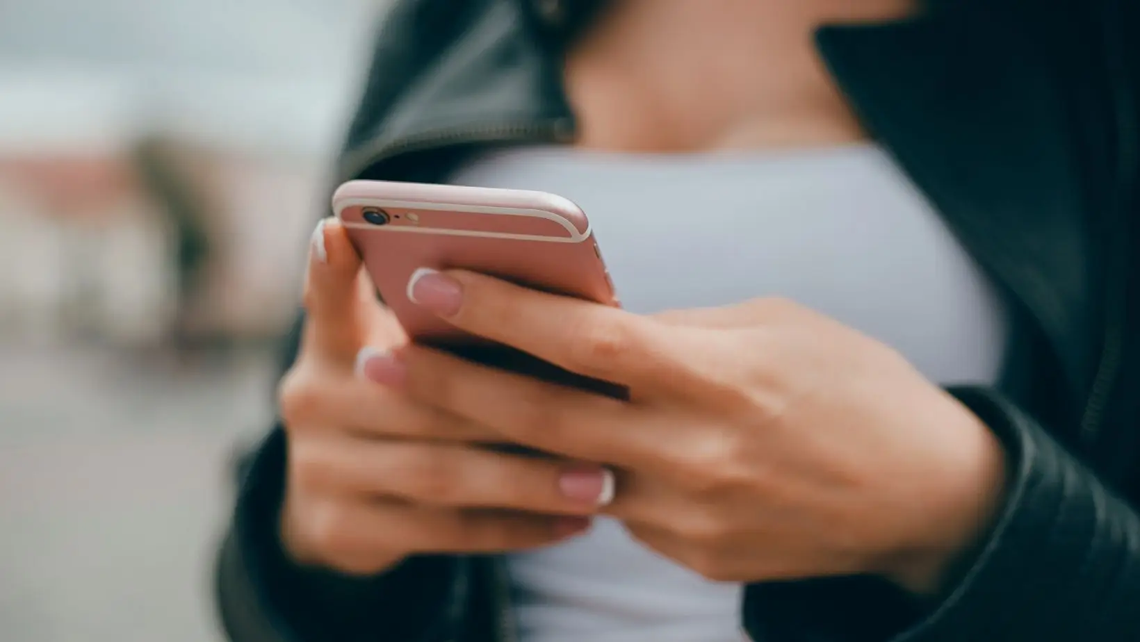 Operadoras e prestadores de serviços essenciais obrigados a ter linhas telefónicas grátis
