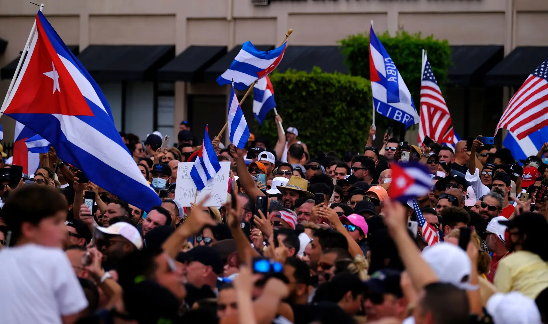 Governo dos EUA "muito preocupado" com apelos do Presidente cubano para se combater protestos