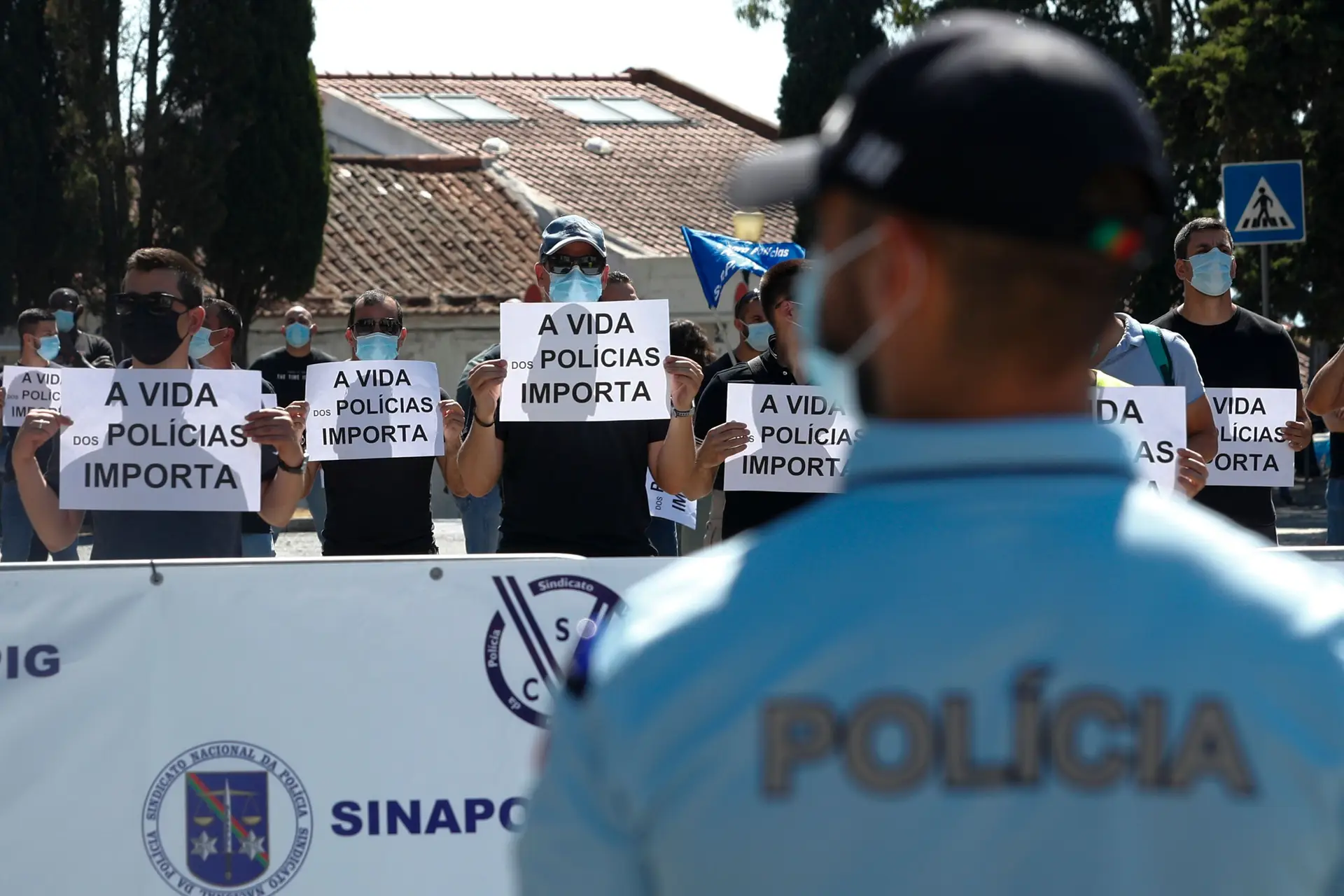 Polícias saem desiludidos da reunião no MAI sobre subsídio de risco