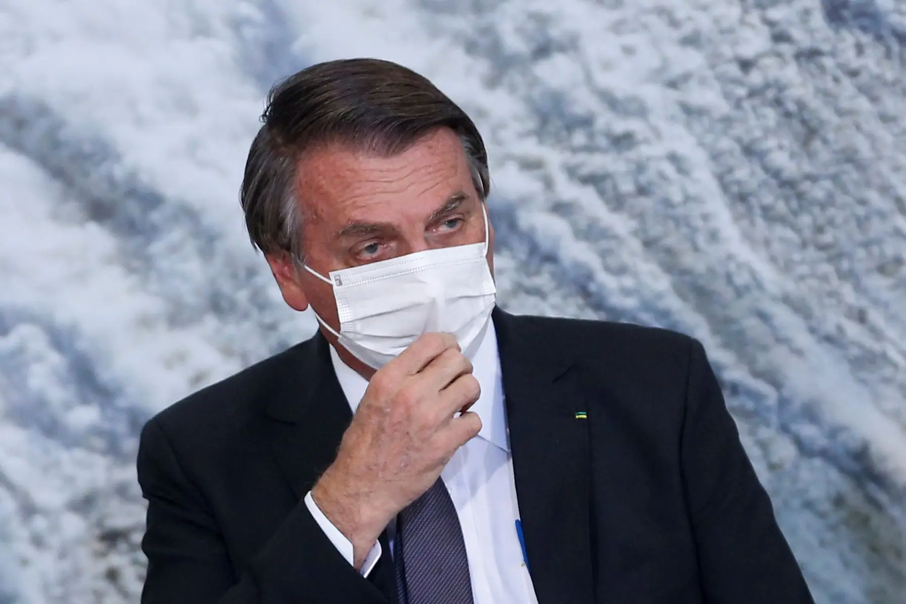 Jair Bolsonaro pede afastamento de juiz do Supremo Tribunal brasileiro