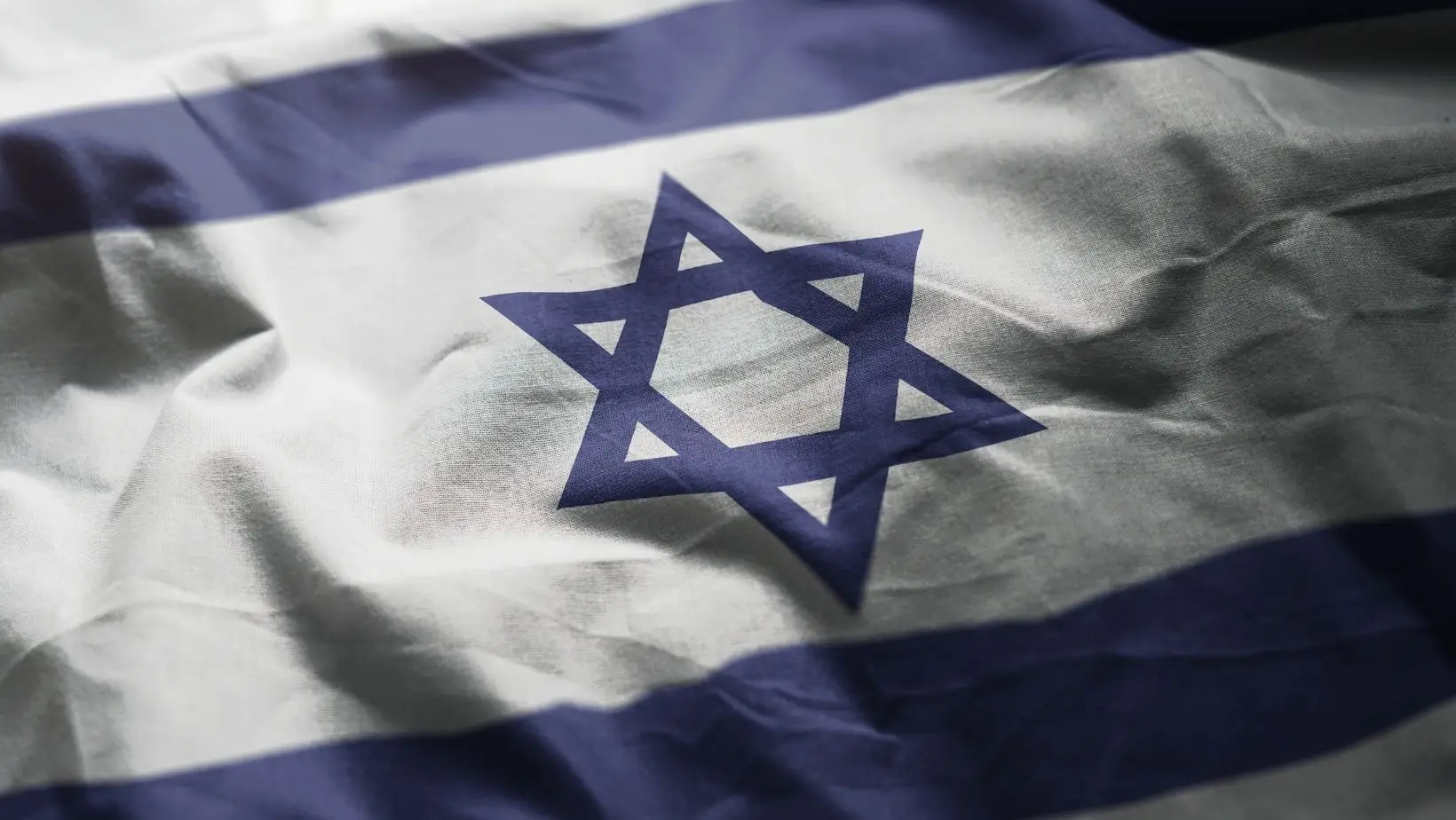 Covid-19: Israel proíbe uso de aplicação que rastreava cidadãos através do telemóvel