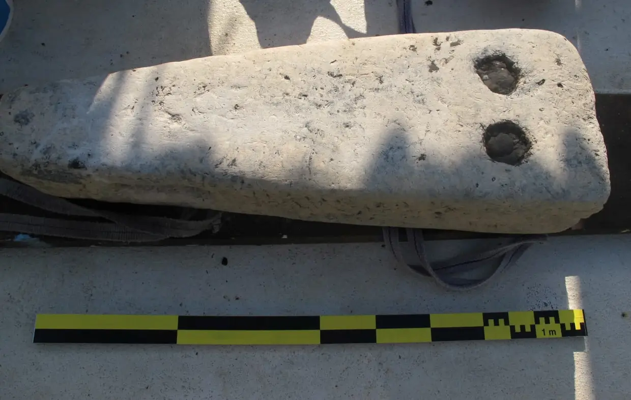 Überreste eines alten Militärschiffs, das in der versunkenen Stadt Heraklion im Mittelmeer vor Alexandria entdeckt wurde.