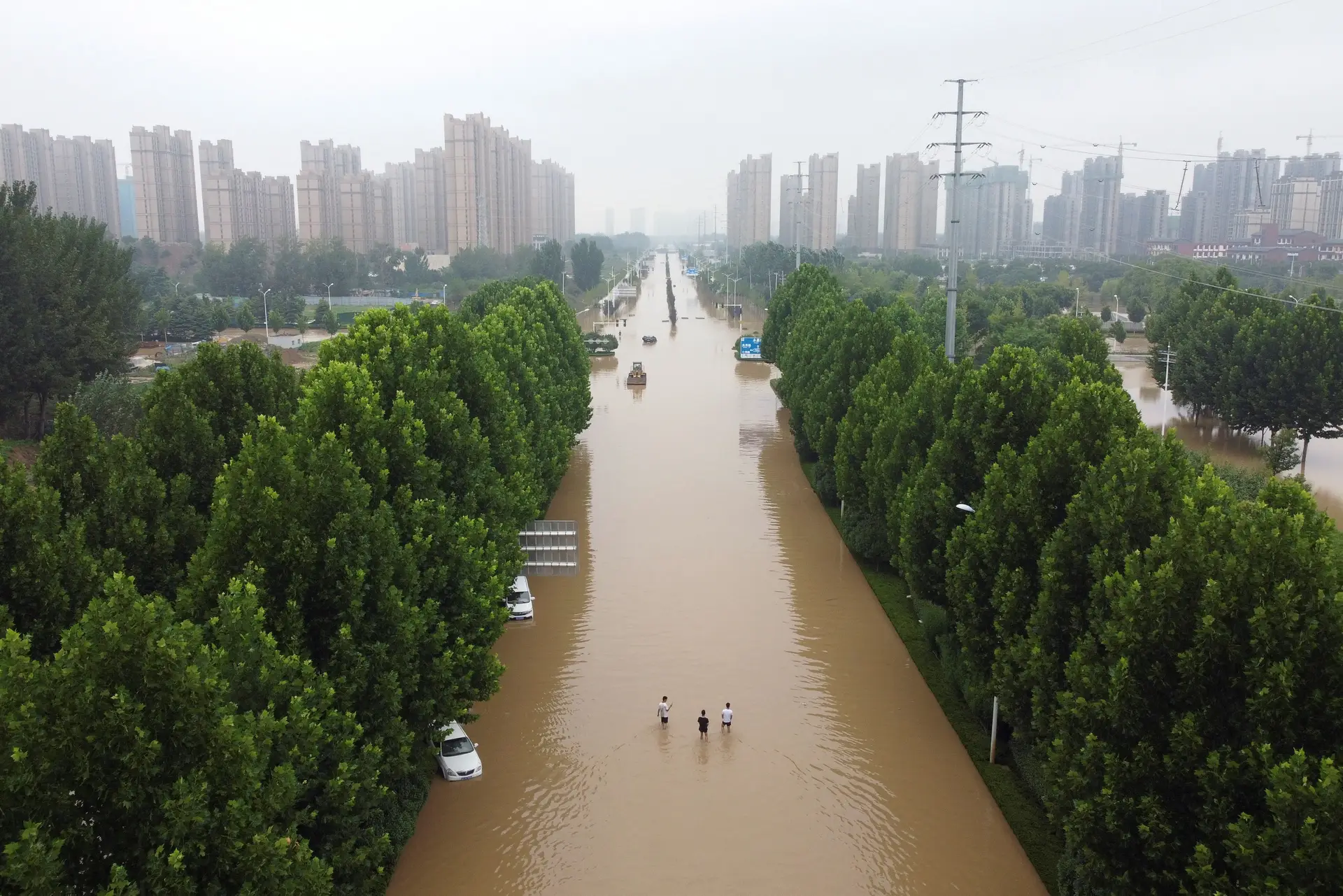Avenidas inundadas devido às fortes chuvas em Zhengzhou, província de Henan, China 23 de julho 2021.