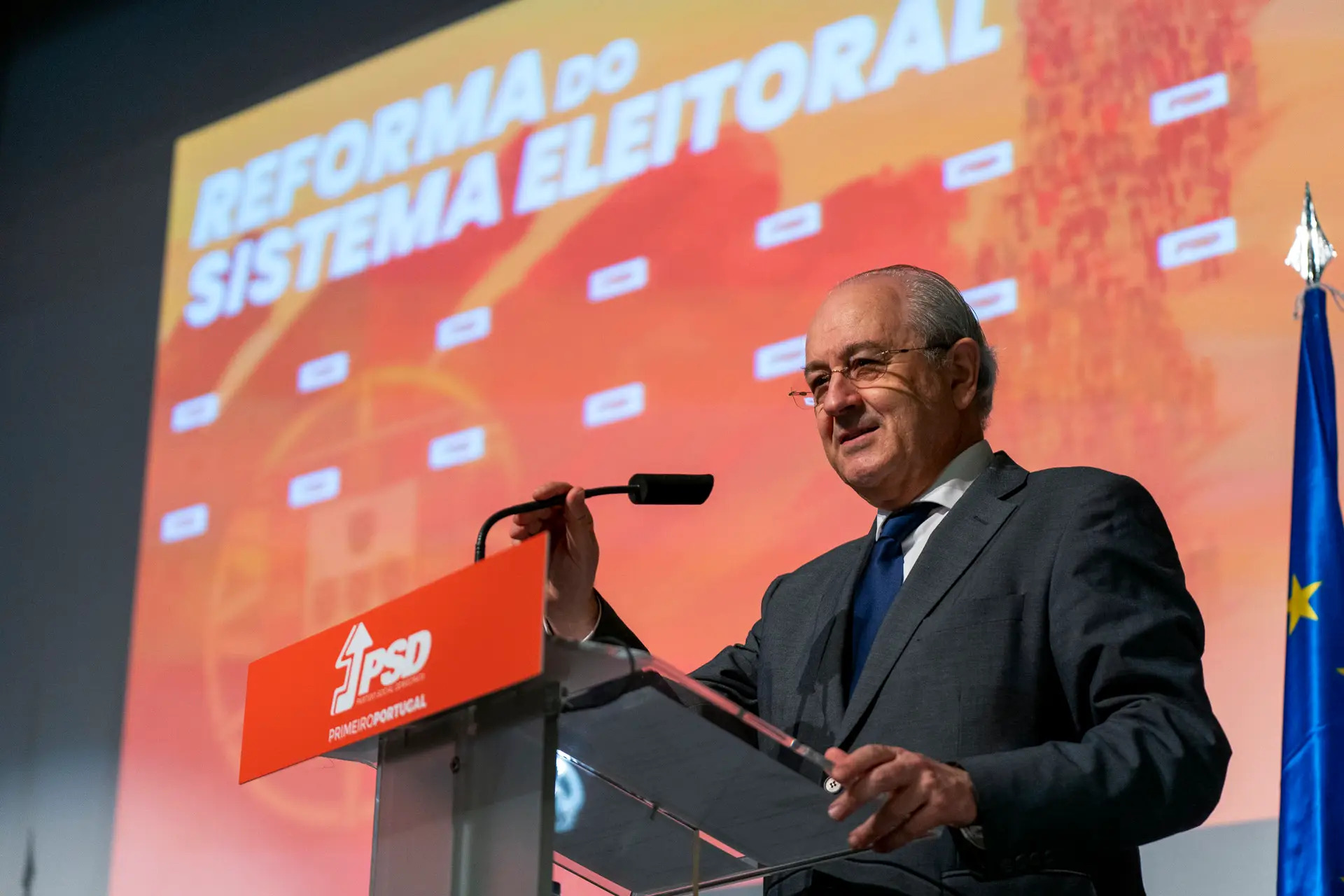 O presidente do Partido Social Demovtara (PSD), Rui Rio, durante a apresentação da proposta para reforma do sistema eleitoral, na Casa Municipal da Cultura de Pedrógão Grande