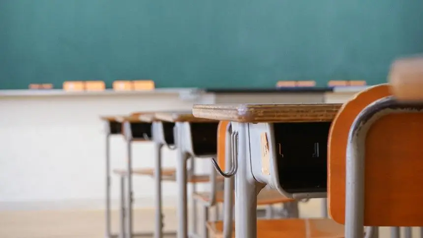 Diretores escolares pedem testes serológicos e terceira dose da vacina
