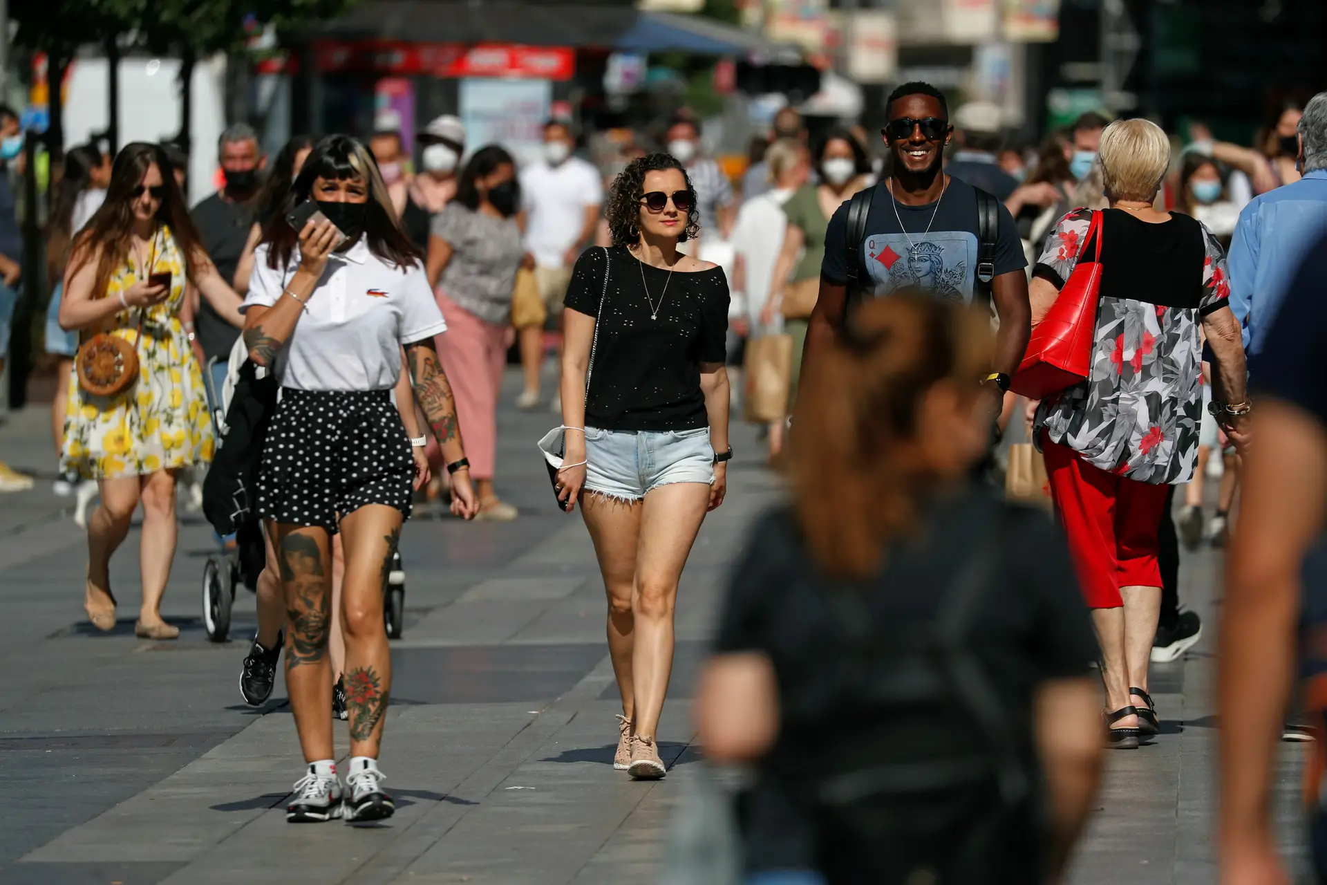 Covid-19. Incidência em Espanha desce pela primeira vez em mais de um mês