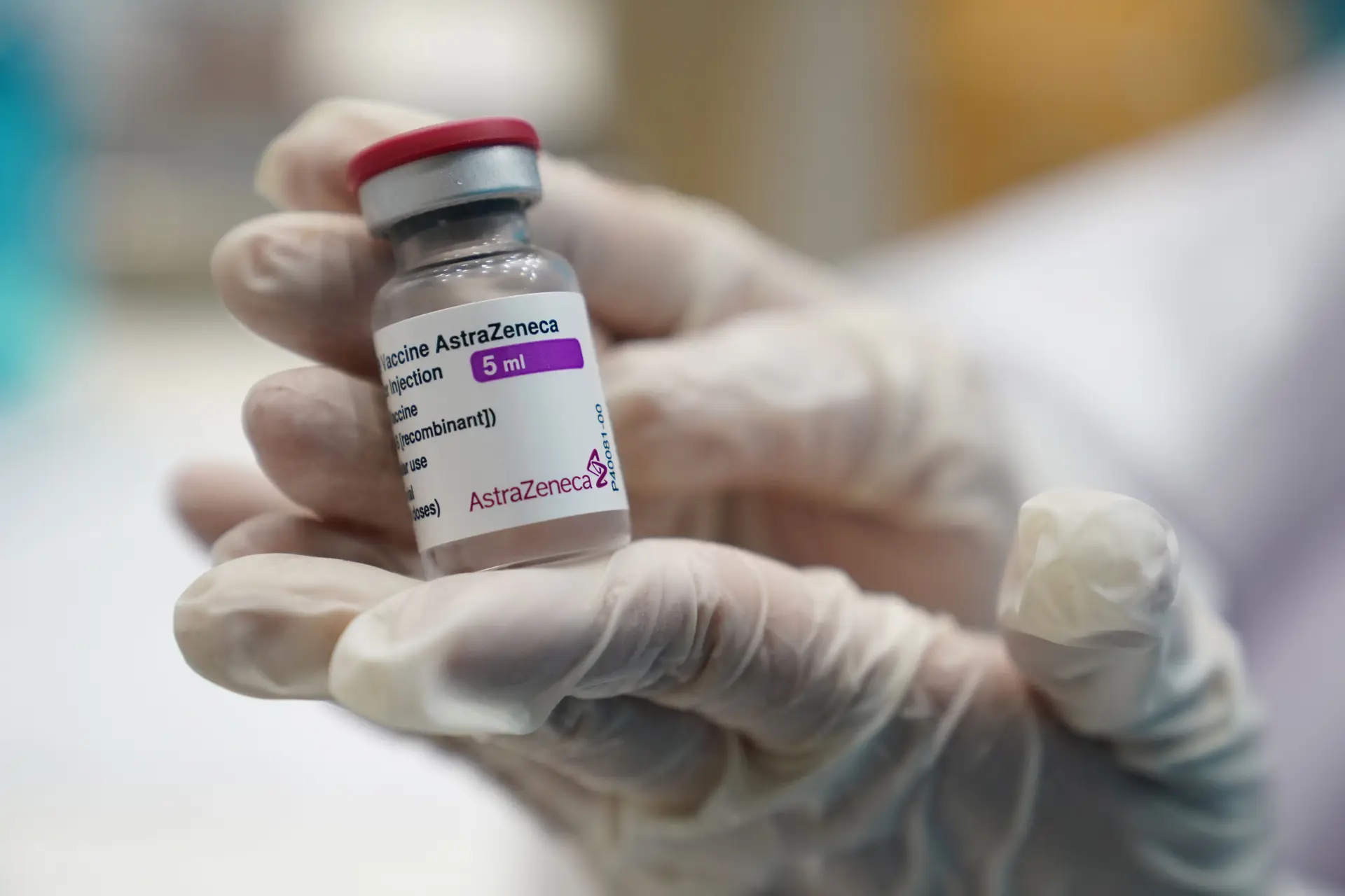 Covid-19: Portugal entrega 110 mil doses da vacina Astrazeneca a Moçambique