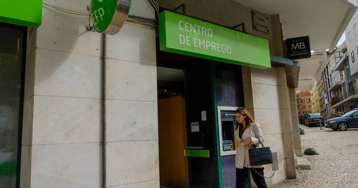 Número de desempregados nos centros de emprego cai 9,9% em fevereiro