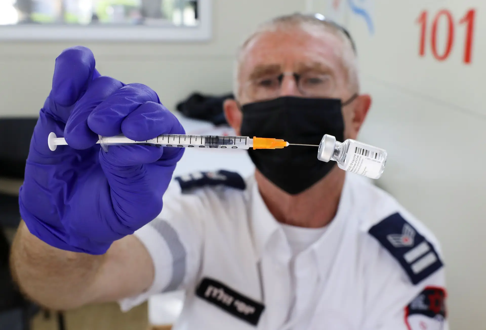Covid-19. Israel anuncia terceira dose da vacina para maiores de 60 anos