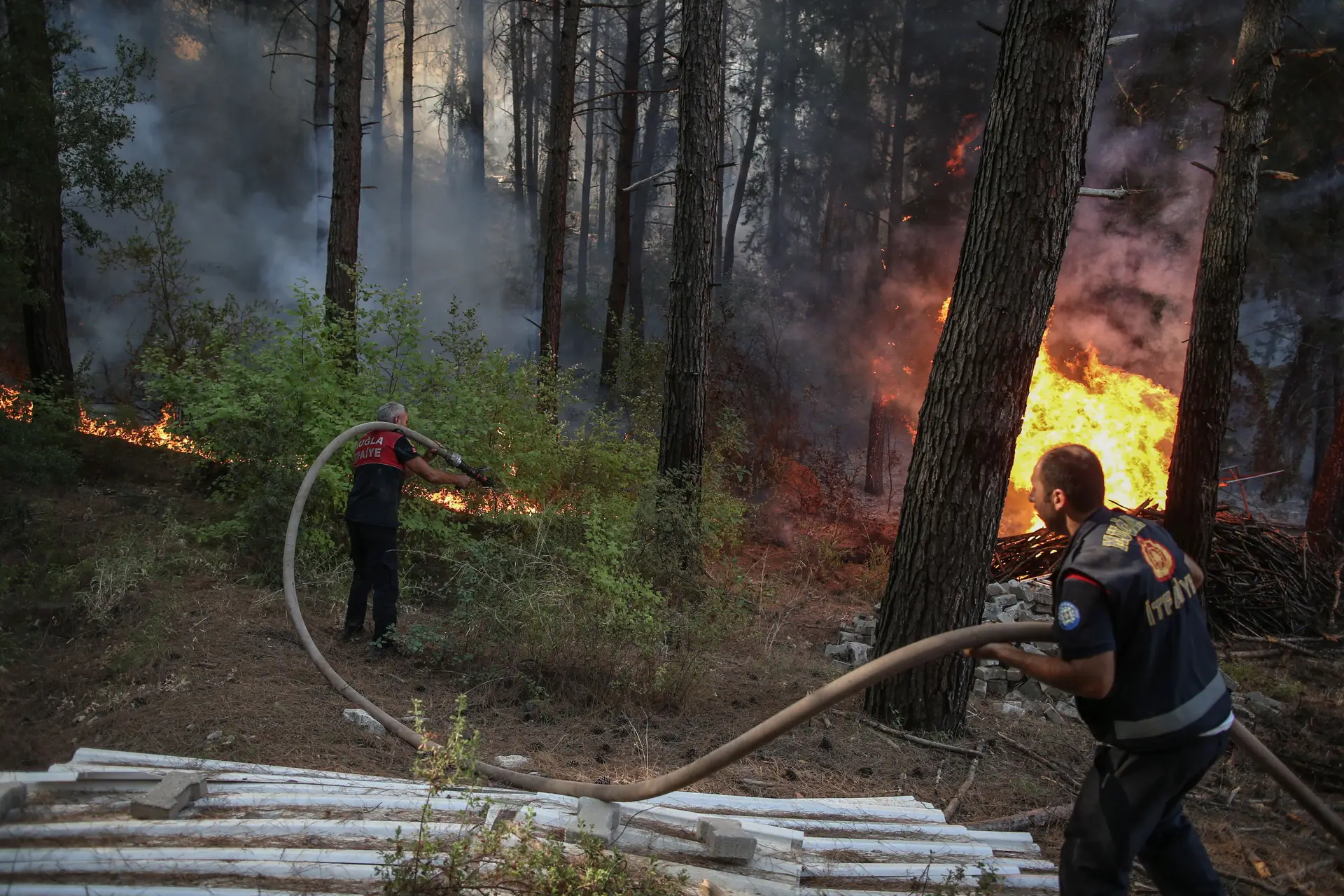 Incêndios no sudoeste da Turquia já fizeram seis mortos