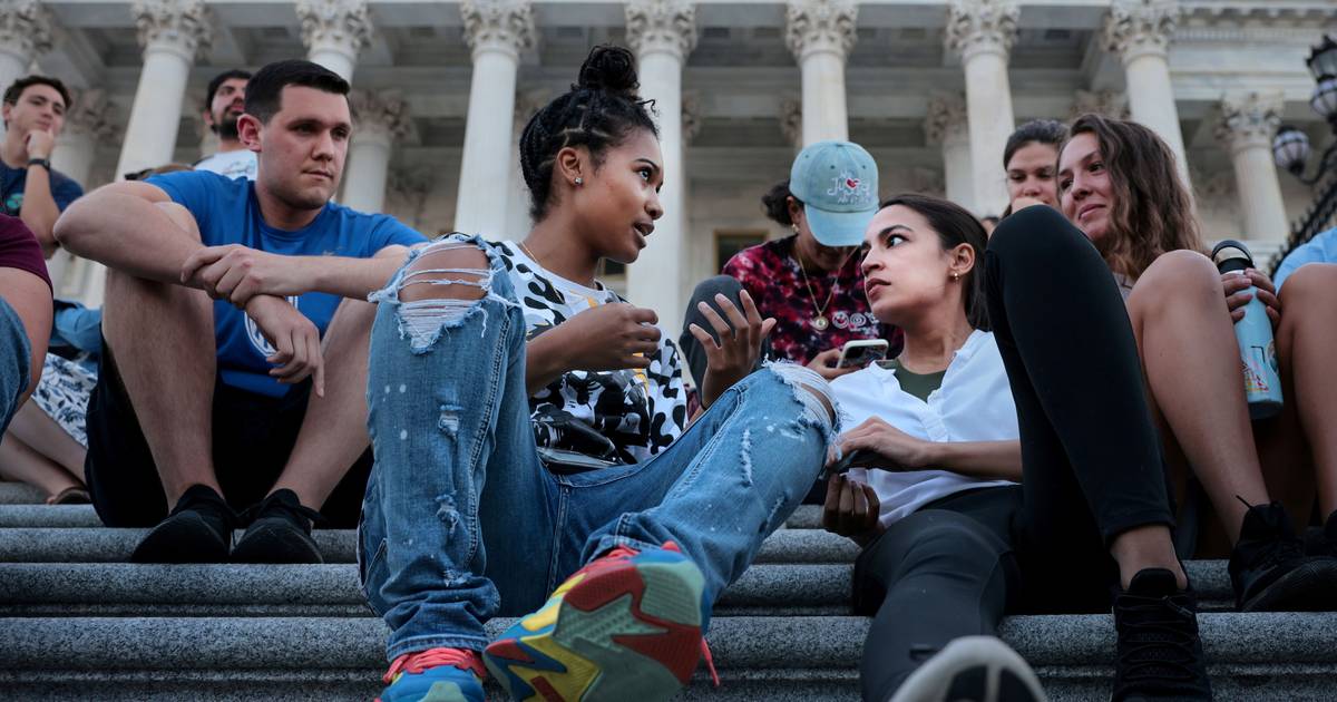 La "scelta empowerata" di Ocasio-Cortez: l'autonomia riproduttiva nel fuoco incrociato del movimento MAGA