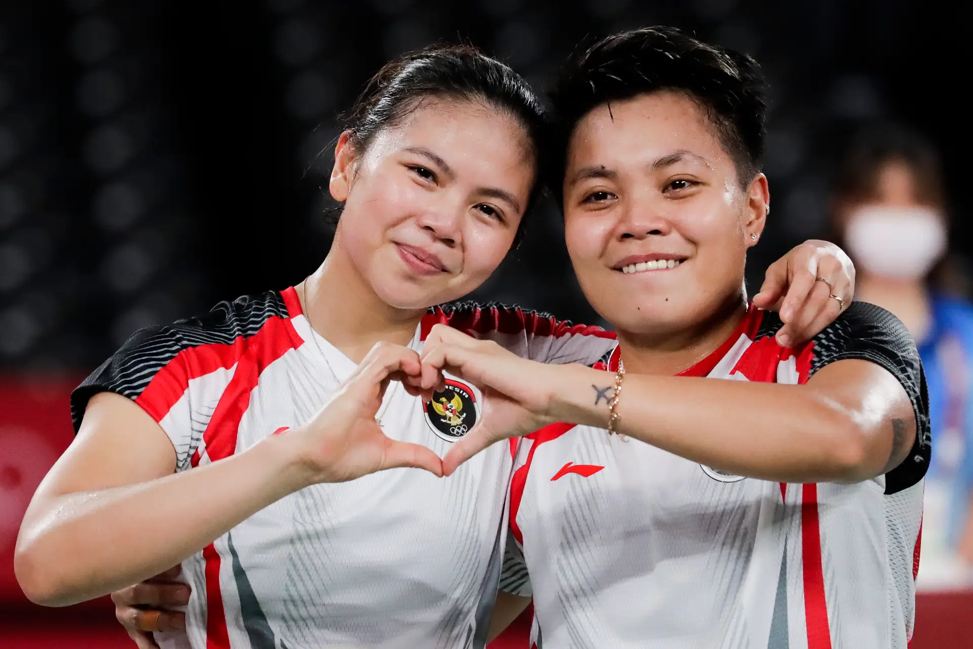 Tóquio 2020. Par indonésio vencedor de badminton vai receber casa, dinheiro, vacas e café para a vida