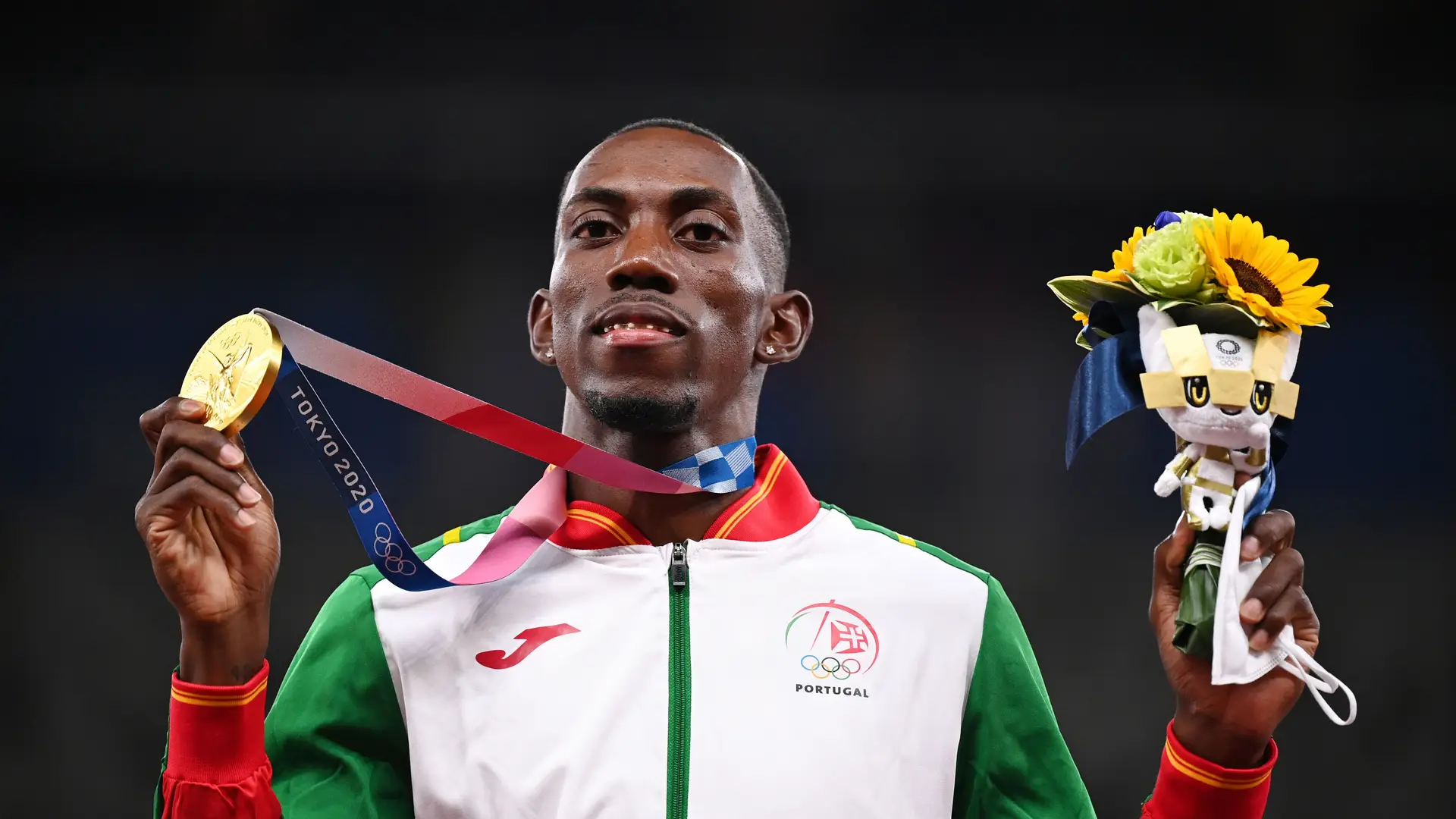 Tóquio 2020: Pedro Pichardo fez soar o hino de Portugal e recebeu medalha de ouro