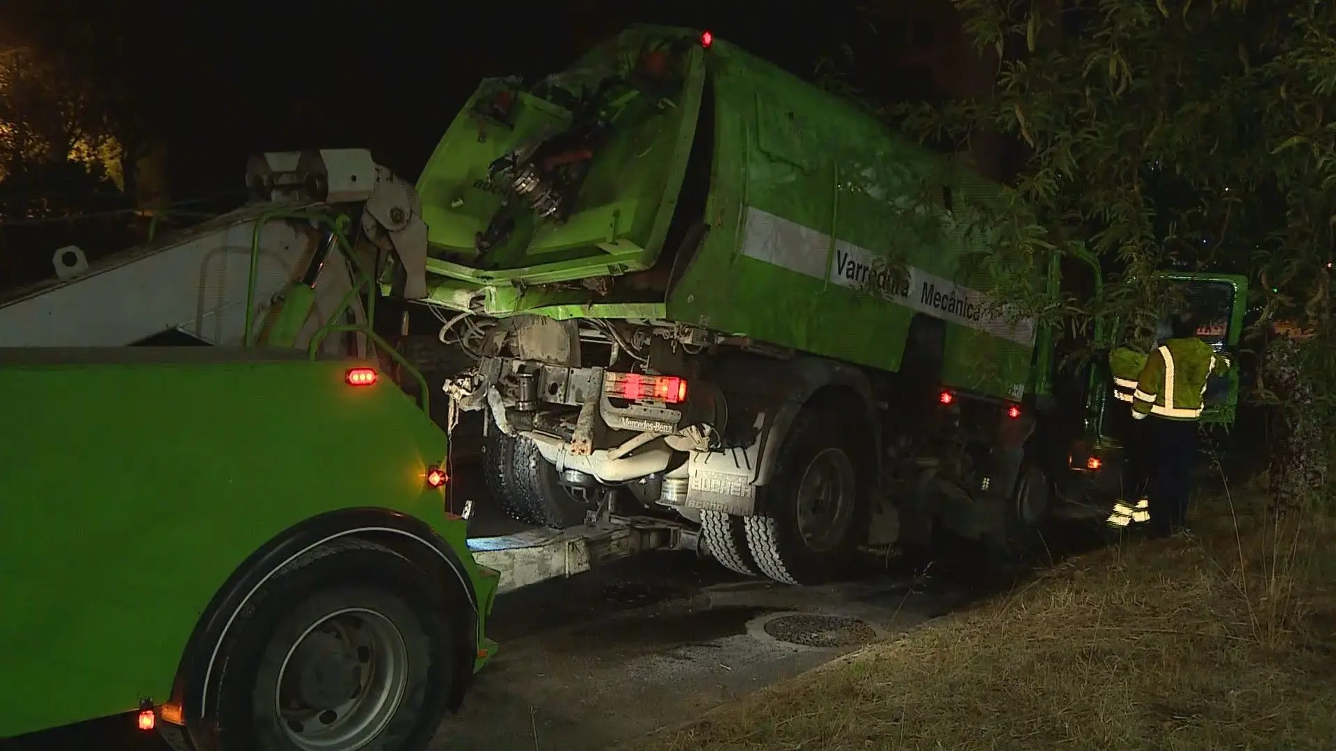 Acidente entre autocarro e veículo de limpeza faz 14 feridos em Lisboa