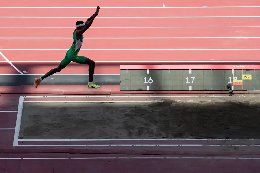 Nelson Évora congratula Pichardo pela quarta medalha ...