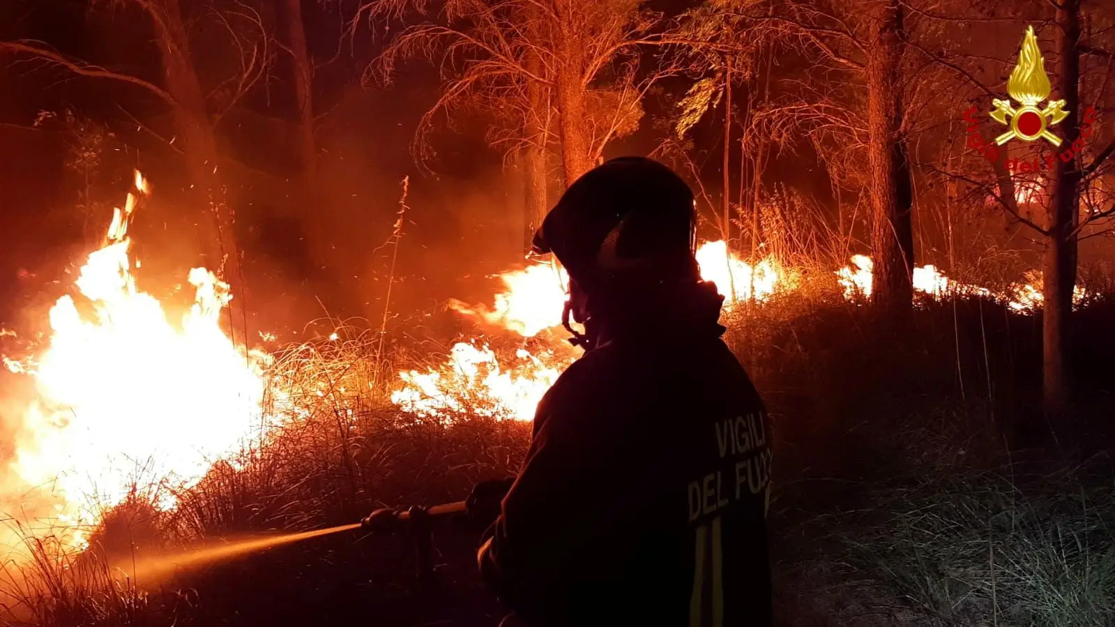 Itália declarou estado de emergência na Sicília devido aos incêndios