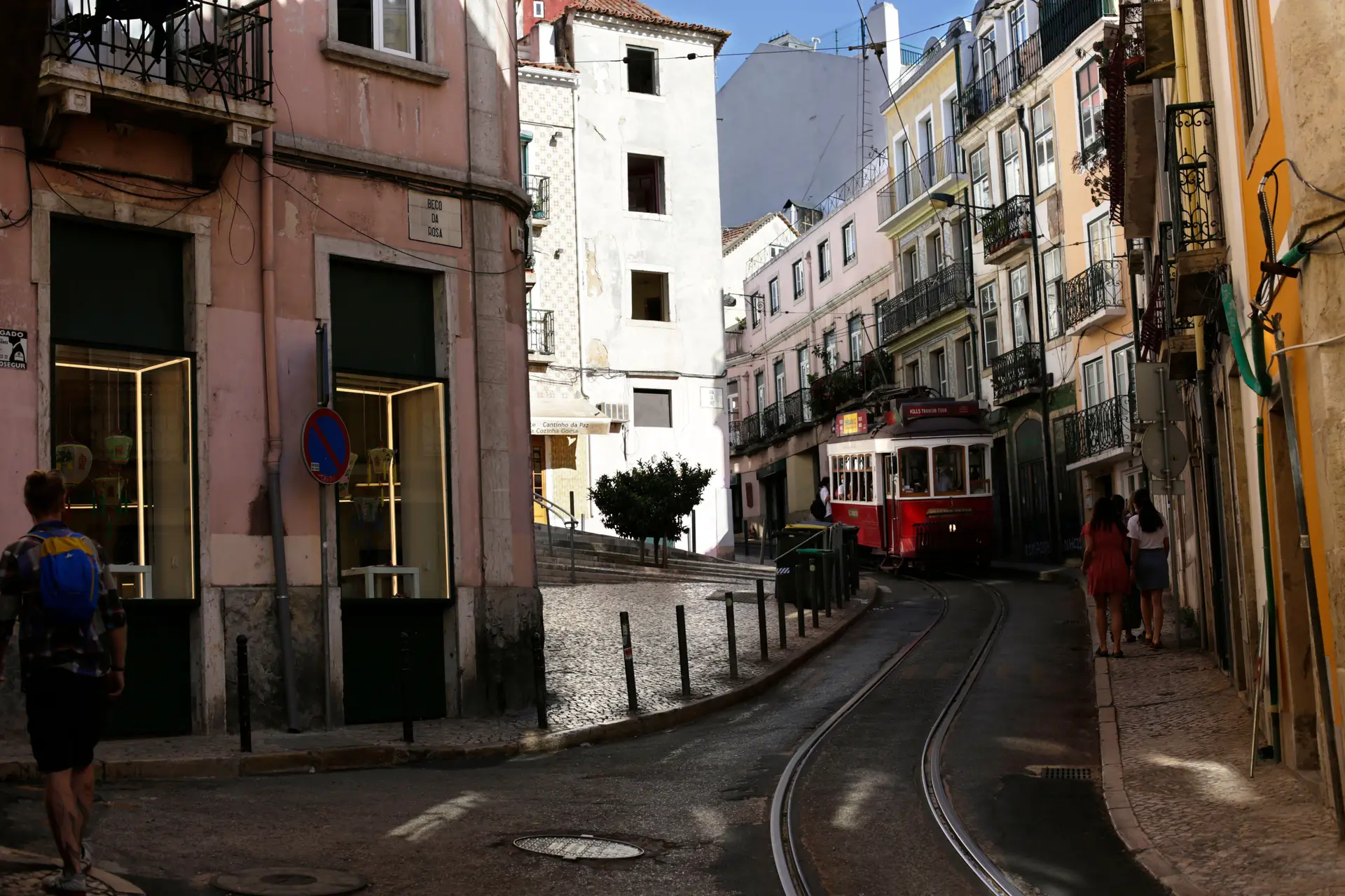 Covid-19. Portugal com nível de transmissibilidade elevado, mas de tendência estável