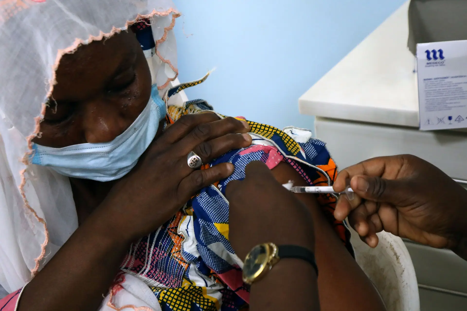 Terceira dose da vacina? "É ridicularizar o conceito de equidade", diz OMS África