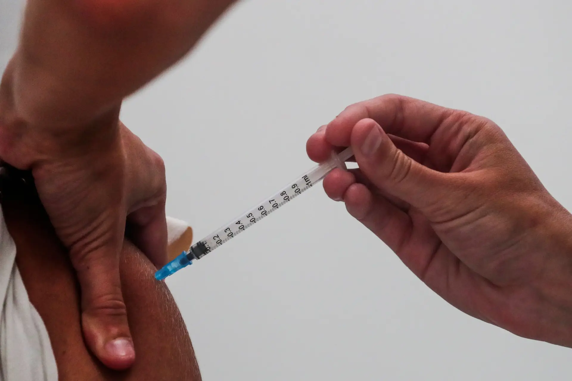 Covid-19: Vacinação completa mantém-se nos 85% com mais de 8,8 milhões imunizados