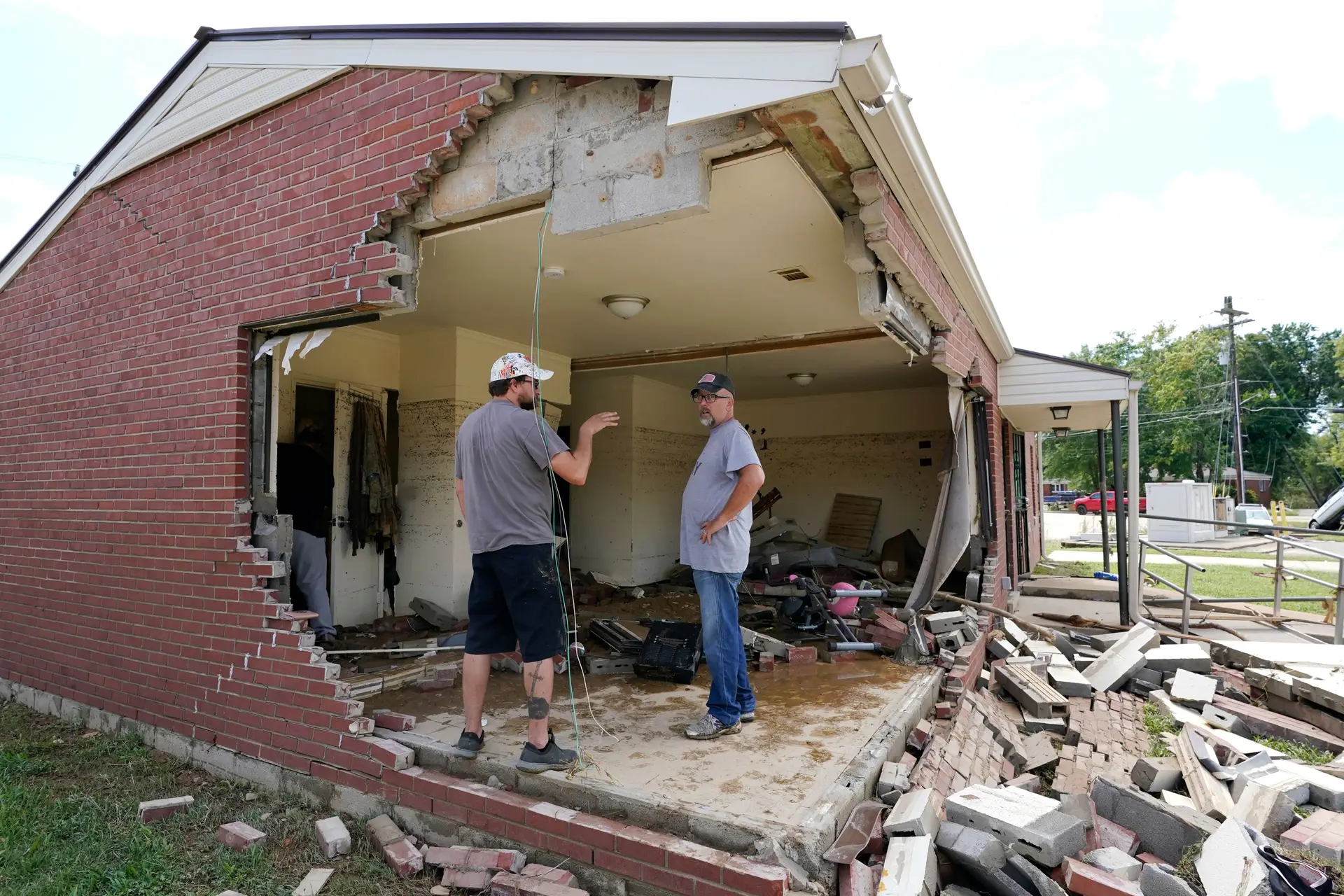 Pelo menos 22 mortos em inundações no estado norte-americano de Tennessee