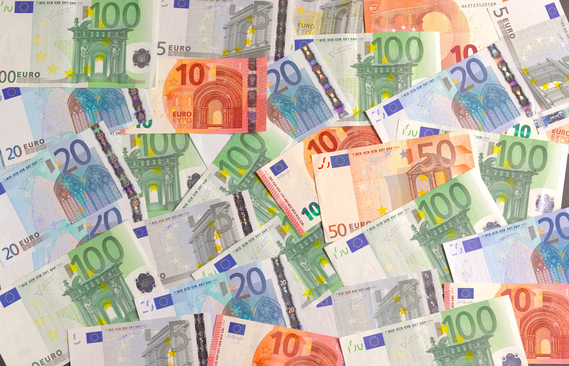 Um casal com três filhos e salários de 1.250 euros vai pagar menos 407 euros de IRS em 2022