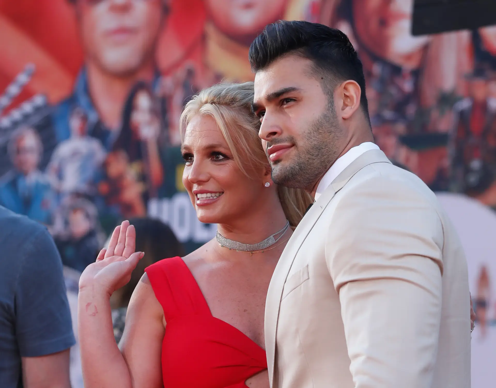 Britney Spears anuncia noivado com Sam Asghari