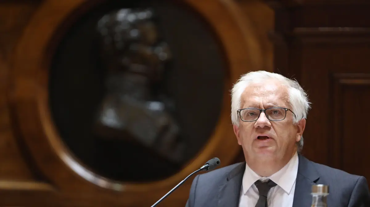O ministro da Administração Interna, Eduardo Cabrita, intervém na sua audição na Comissão de Assuntos Constitucionais, Direitos, Liberdades e Garantias, sobre os festejos do Sporting como campeão nacional e as subsequentes polémicas, a requerimento potestativo apresentado pelo grupo parlamentar do Partido Social Democrata (PSD), em Lisboa