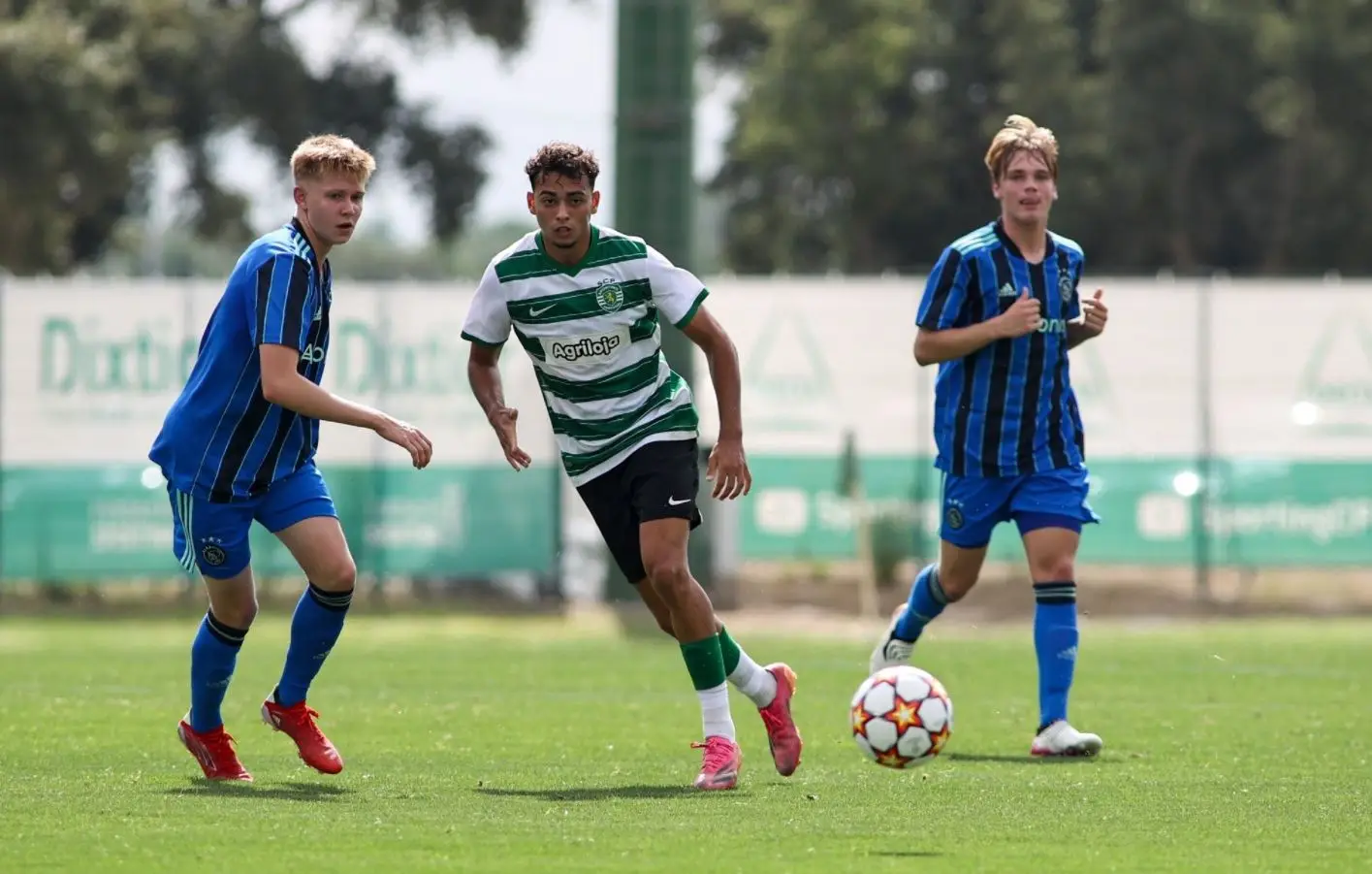 Sporting nos oitavos da UEFA Youth League após reviravolta com o Ajax imagem