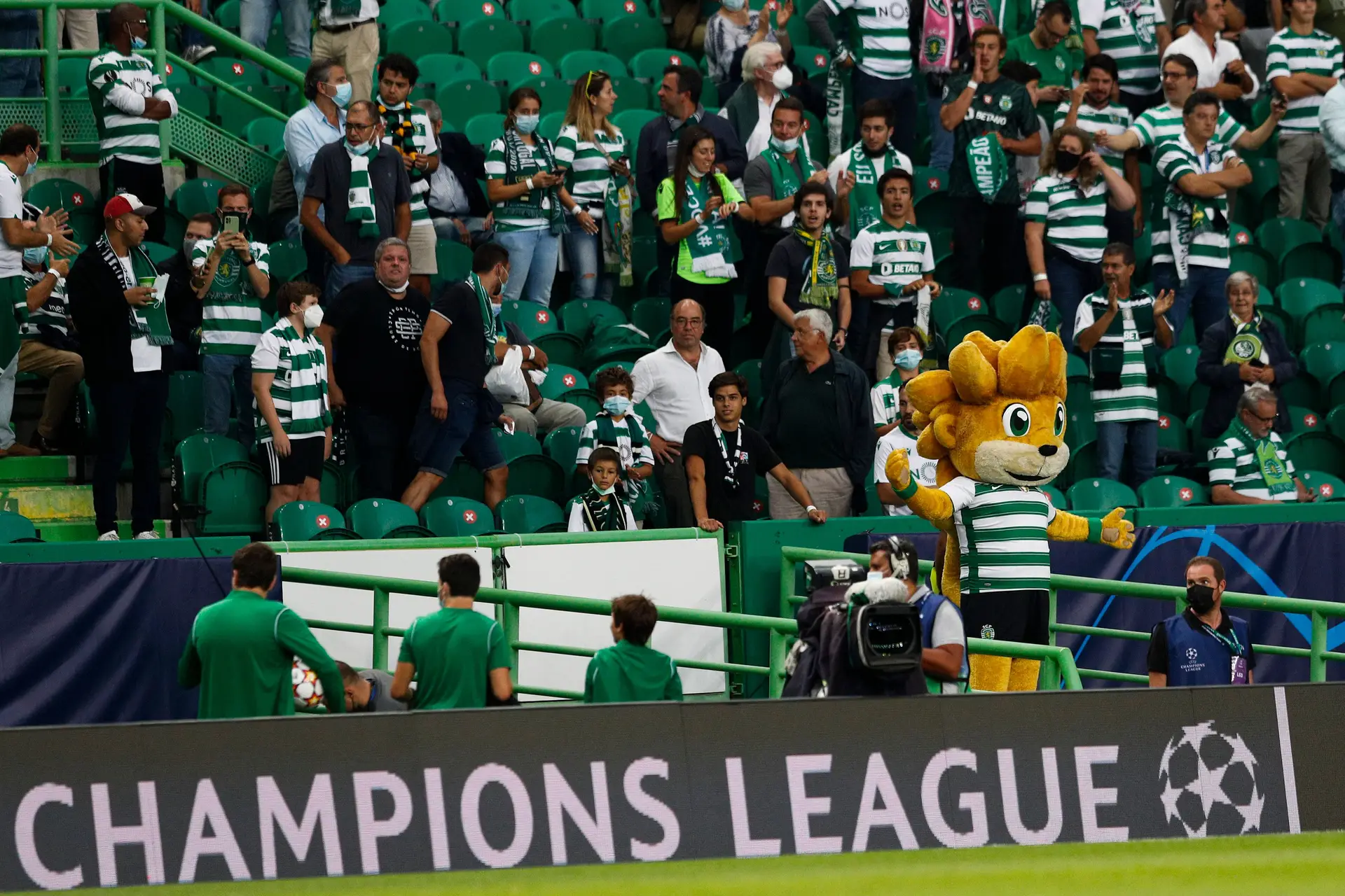 Sporting goleado pelo Ajax na Champions