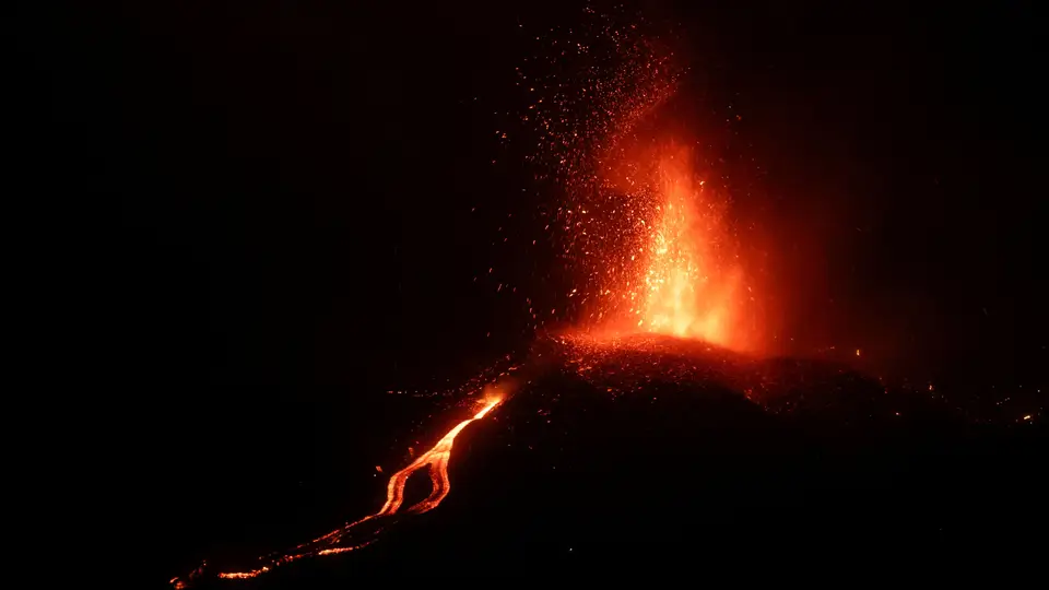 Vulcão Cumbre Vieja em erupção, La Palma, Canárias