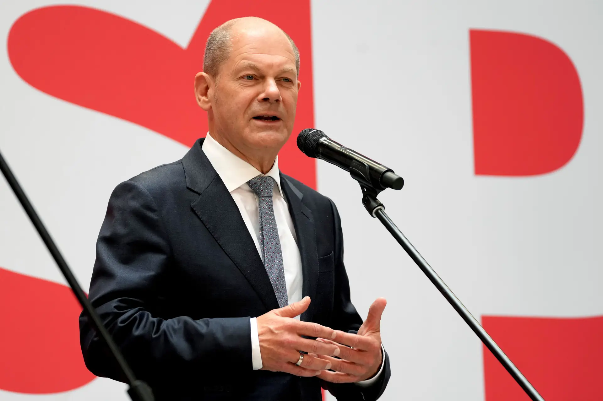 Alemanha vai conseguir formar Governo antes do Natal, diz líder do SPD