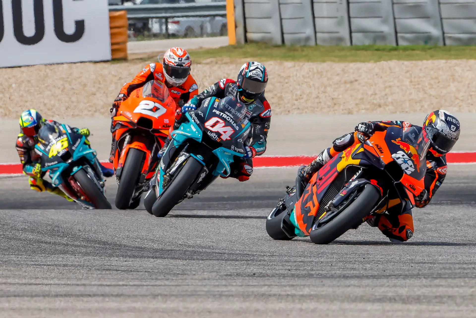 Miguel Oliveira termina Grande Prémio de Portugal de Moto GP em 5.º lugar.  Quartararo vence corrida