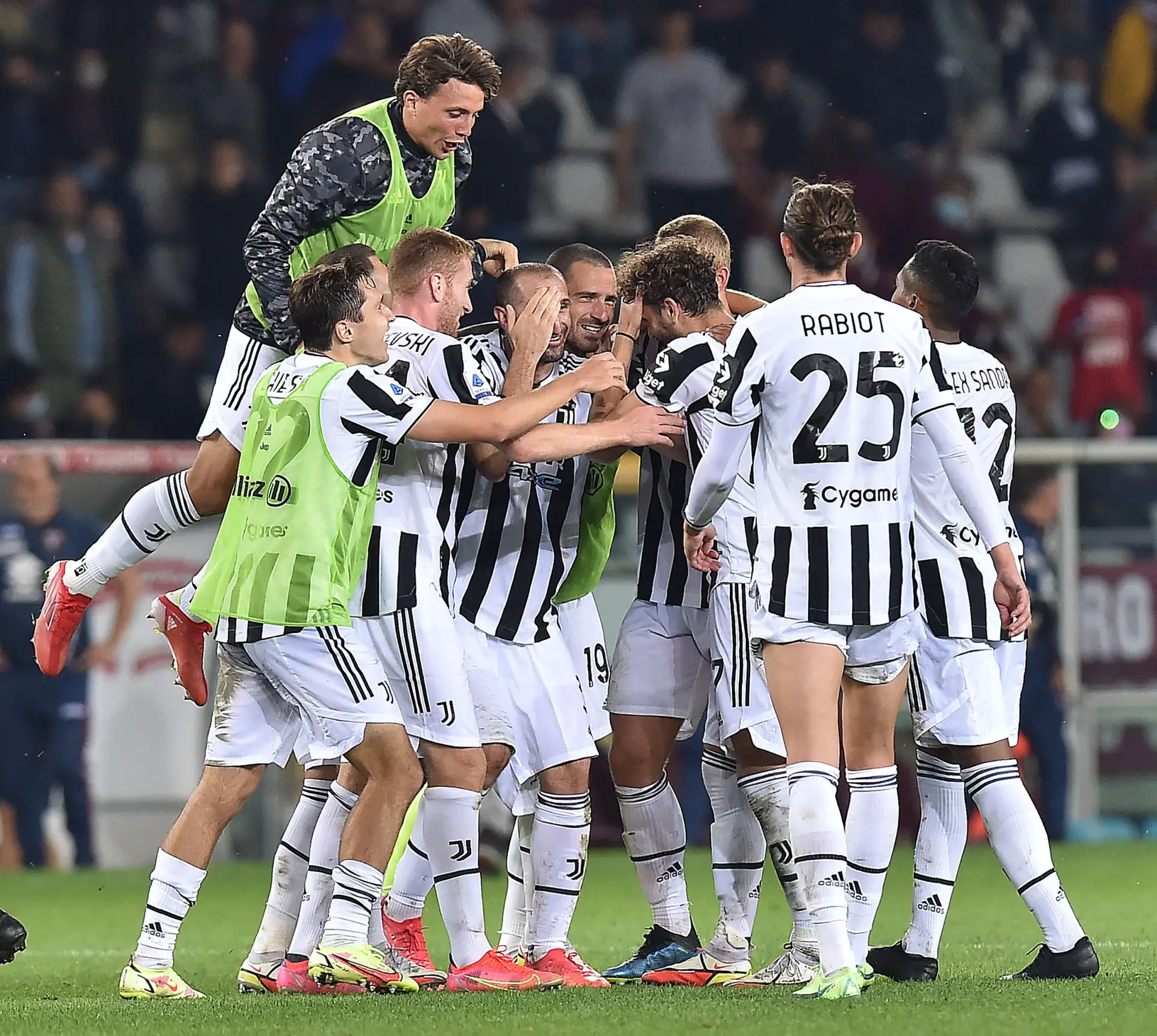 Juventus ganha dérbi de Turim e confirma recuperação na Liga italiana