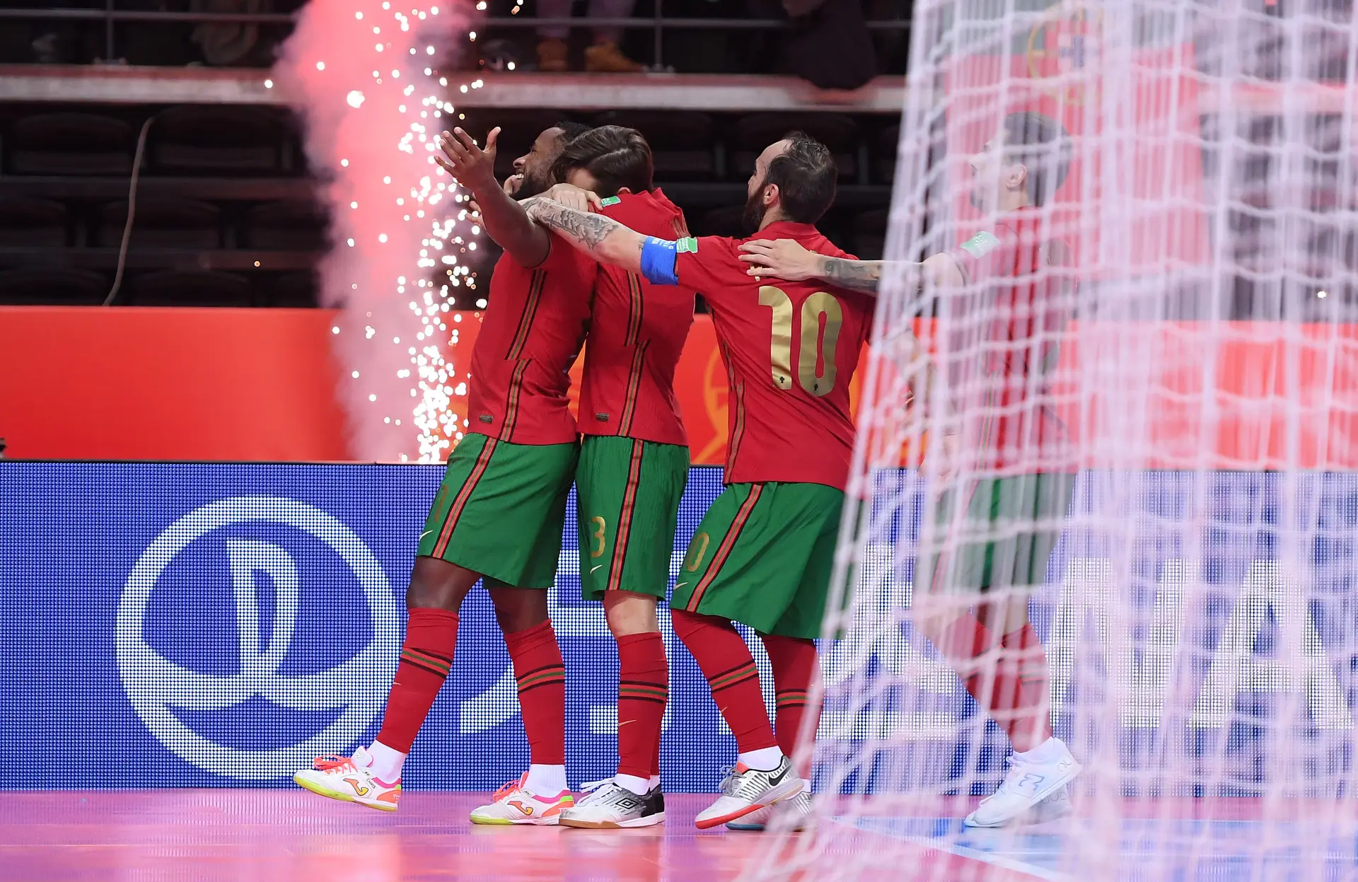 Marcelo enaltece feito extraordinário da seleção de futsal que "orgulha todos os portugueses"