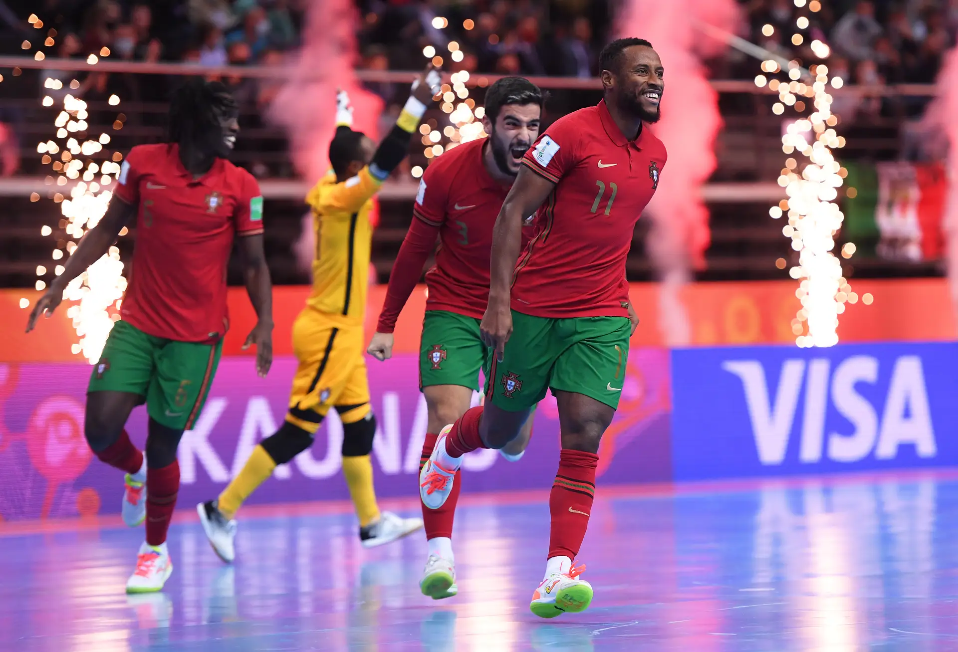 Portugal é campeão mundial de futsal pela primeira vez na história - SIC  Notícias