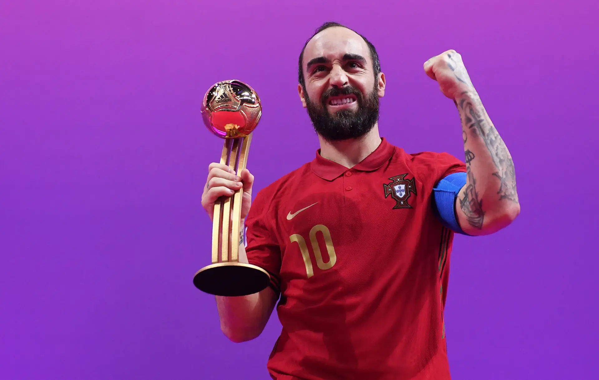Ricardinho eleito o melhor jogador do campeonato mundial de futsal