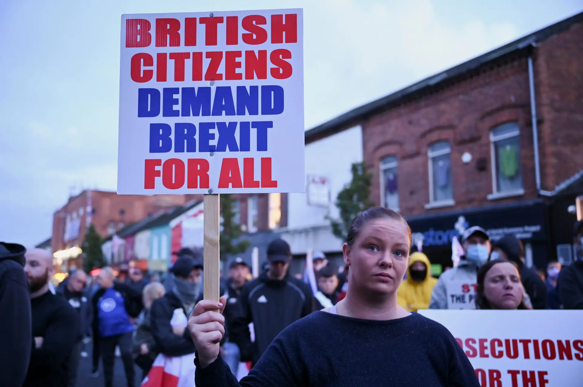 Prejuízos do Brexit aproximam-se do total do contributo financeiro do Reino Unido para a União Europeia, desde 1973?