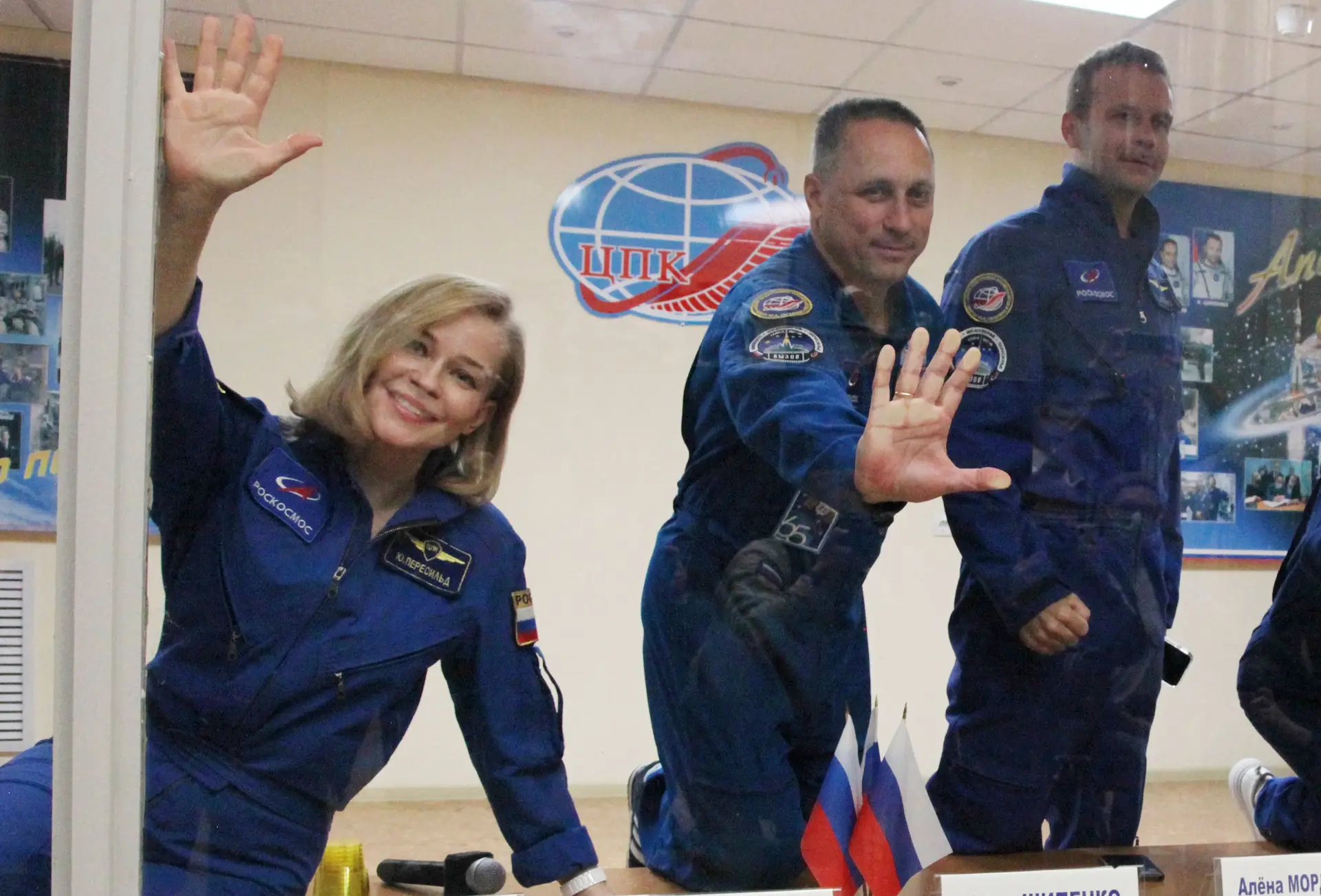 Yulia Peresild, o realizador Klim Shipenko o cosmonauta Anton Shkaplerov.