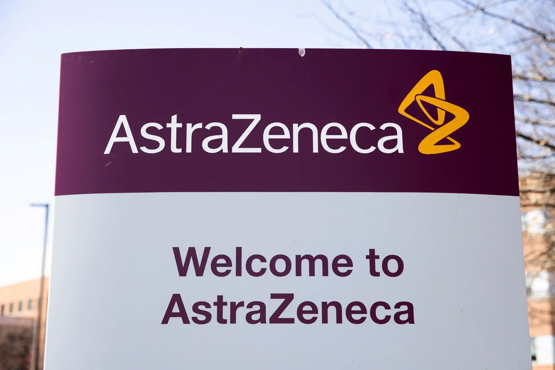 Novo tratamento da AstraZeneca com 83% de redução de covid-19 sintomática