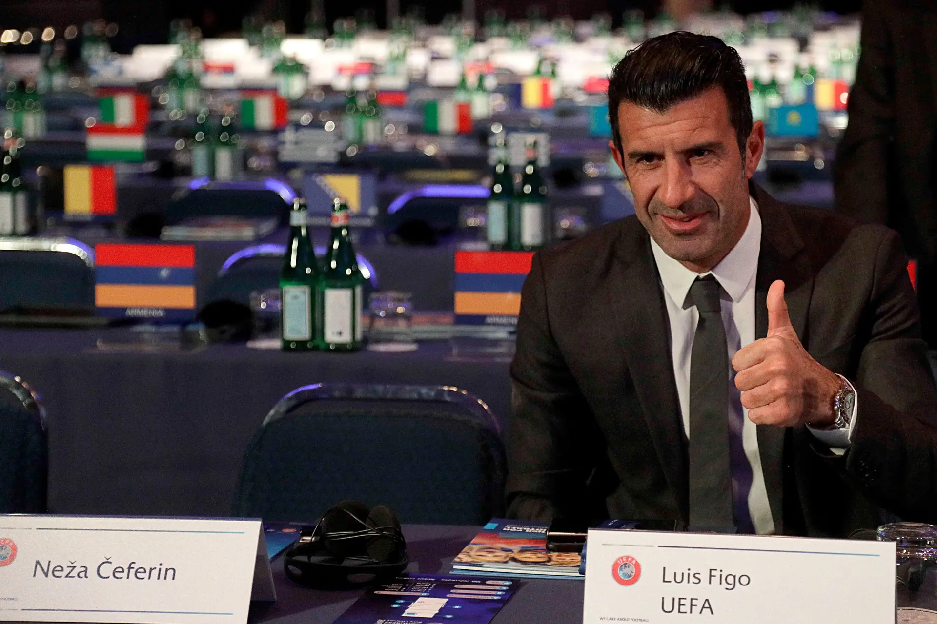 Luís Figo elogia Cristiano Ronaldo e critica Superliga Europeia