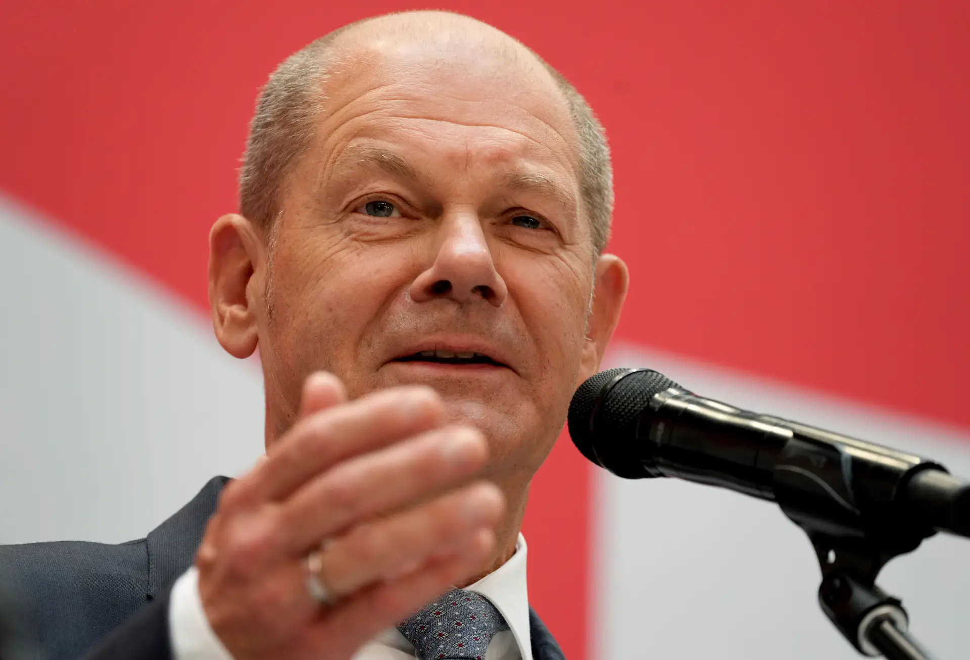 Eleições Alemanha: Scholz diz ter mandato para formar coligação com Verdes e FDP